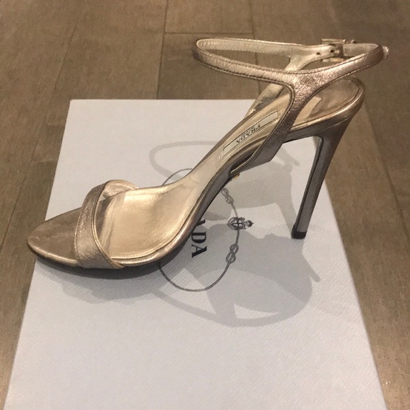Prada - Sandals - Picture 1 of 8